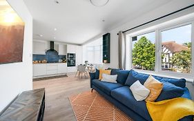 Newly Refurbished 2 Bed Flat
